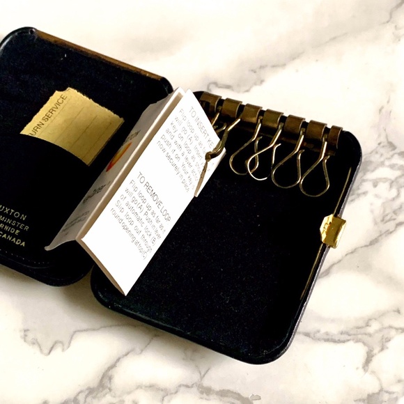 BUXTON Vintage Black Genuine Leather Key-Tainer key holder NWT unisex - Picture 2 of 9